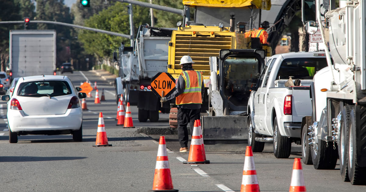 ¿Qué hacer si hay un accidente automovilístico en un sitio de construcción?