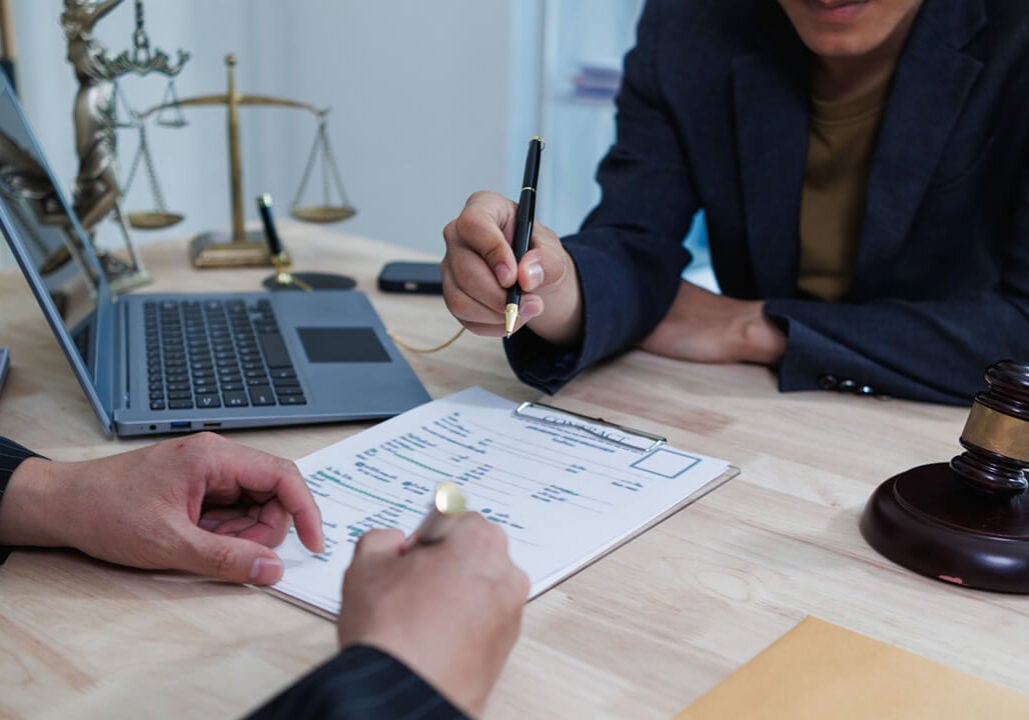 Cómo iniciar un reclamo de compensación laboral en Nueva York